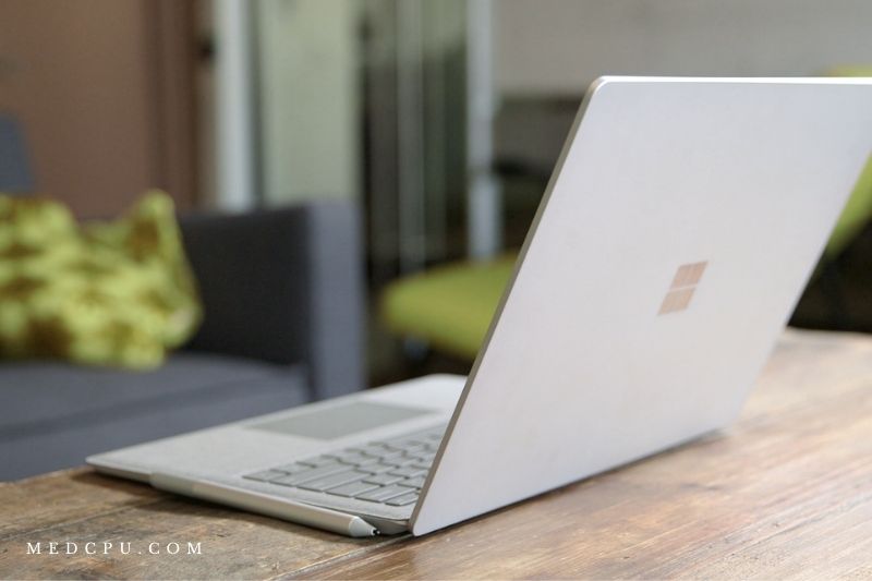 Surface Book 2  vs Surface Laptop Design