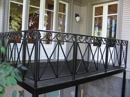 Balcony railings in the form of vessels