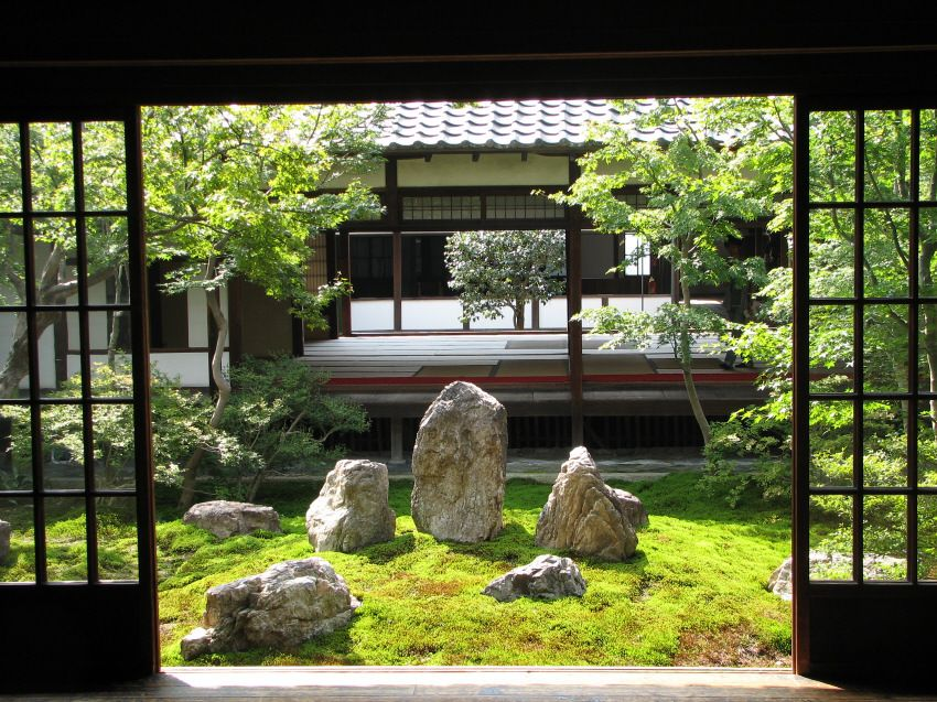 JAPANESE COURTYARD HOUSE