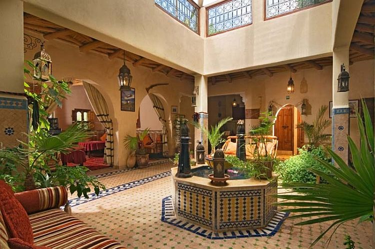 Moroccan style courtyard house design