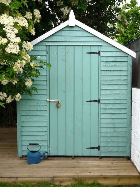 Tropical foliage hut design