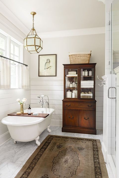 Give a vintage look to your bathroom cupboards