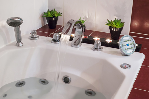 Jacuzzi designs to turn your bathroom into a relaxing space