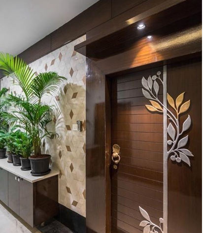 Laminate door design with floral imprints