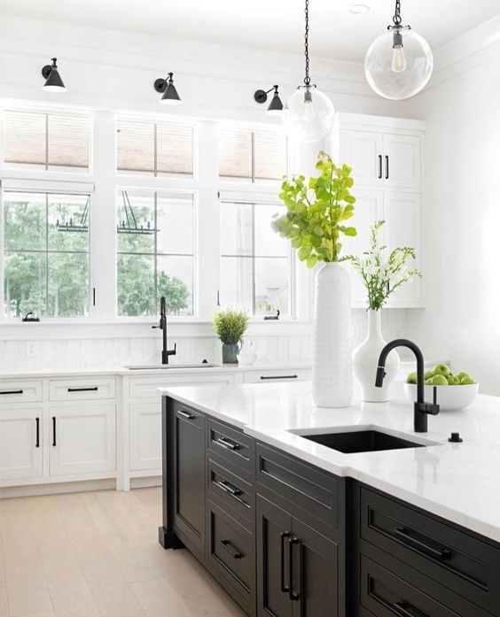 White kitchen black hardware modular kitchen