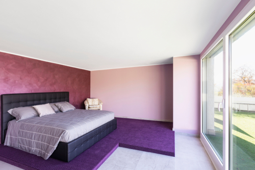 Pink two-colour combination for bedroom walls