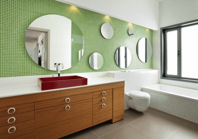 Circular mirrors for a clean, organised look