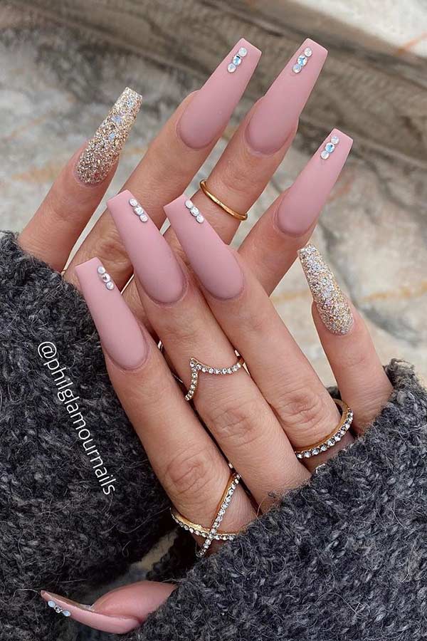 coffin nails nude